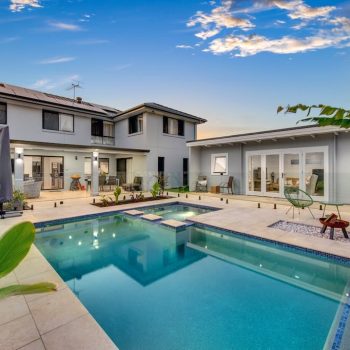 sprucescape pool house in brisbane during sunset | Watcon Constructions